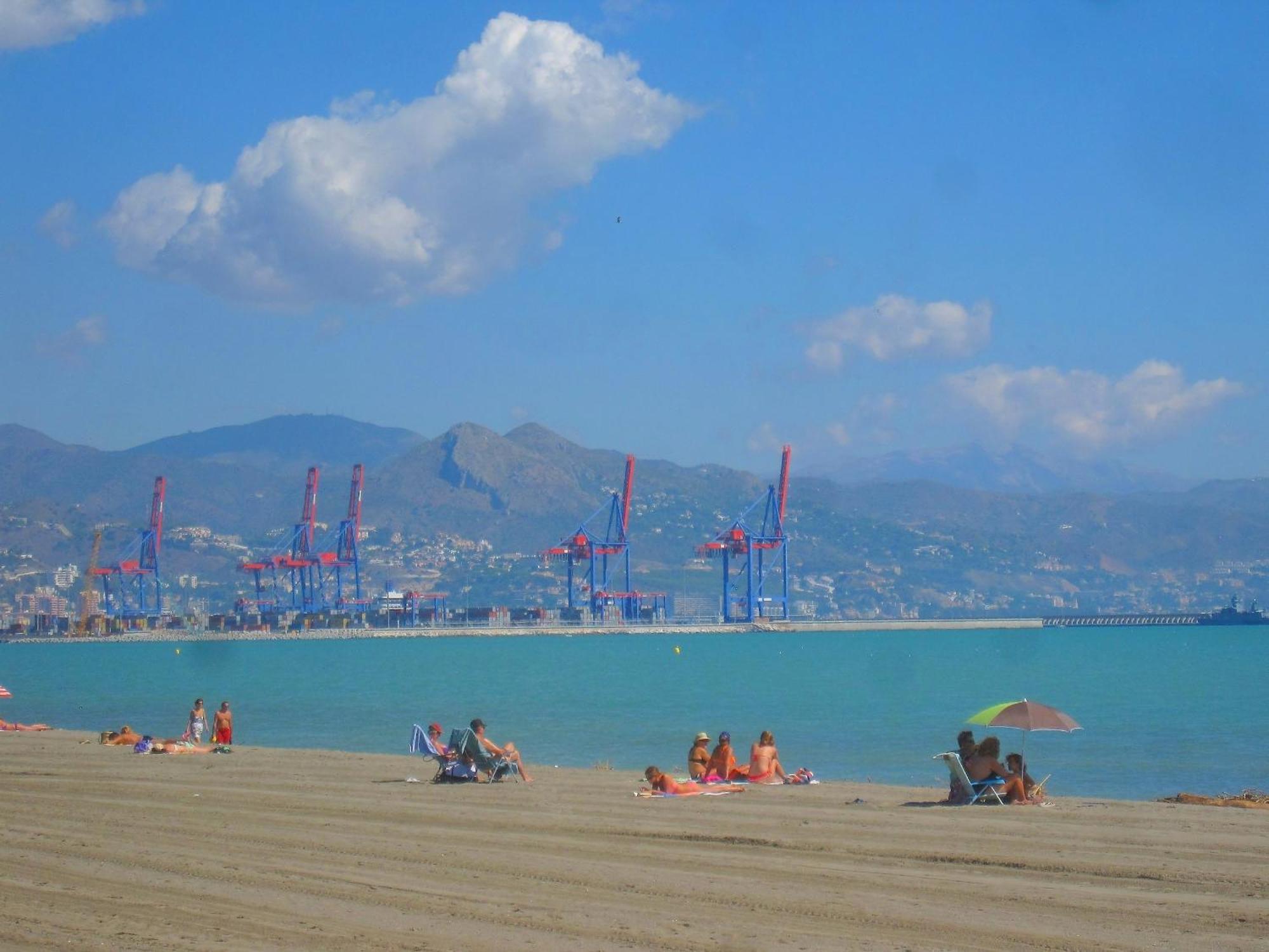Crishome Bbq Parking Y Bicis Malaga