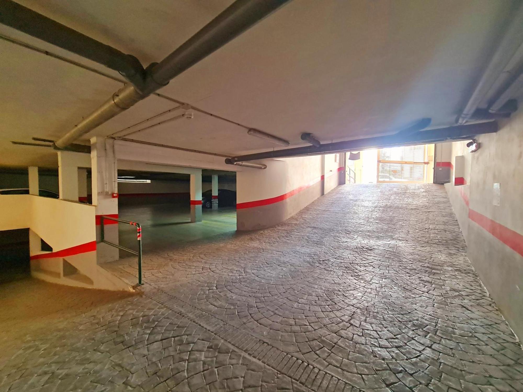 Crishome Bbq Parking Y Bicis * Malaga